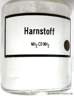 Harnstoff ist eine wei&szlig;e, geruchlose Substanz.